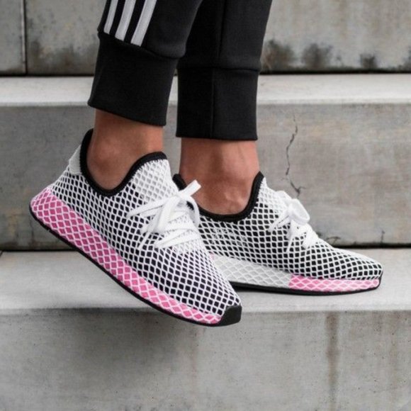 deerupt runner shoes core black